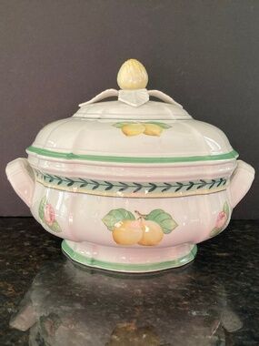 Villeroy & Boch French Garden Fleurence Soup Tureen/84 1/2 oz./NEW/NEVER USED!!!
